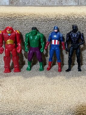Marvel lot of 4 Hulk & Hulk buster & Captain America & Black Panther 6” figure